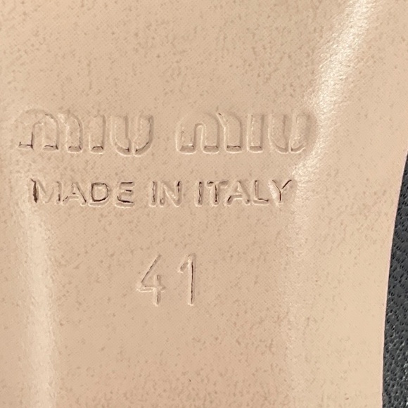 MIU MIU BLACK / SILVER STUDDED LEATHER PULL ON ANKLE BOOTS - Picture 8 of 10